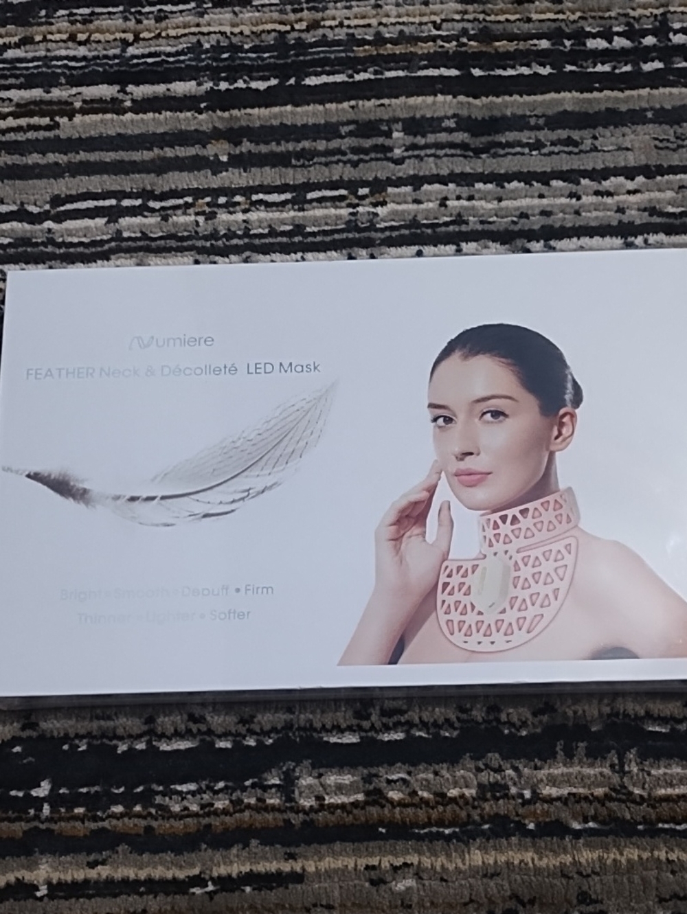 numiere feather neck decollete led mask